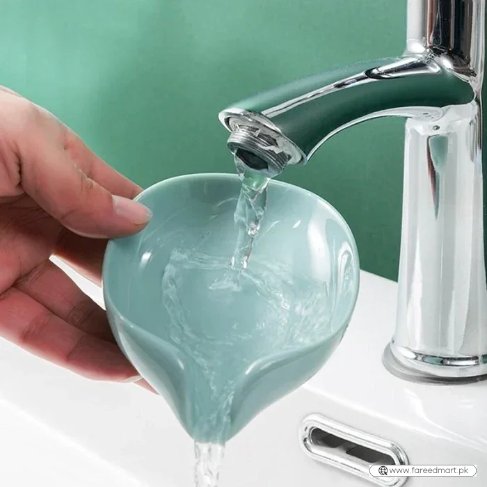 Leaf-Shaped Self-Draining Soap Holder | Stylish Waterfall Design with Suction Base for Bathroom & Kitchen | Random Colors